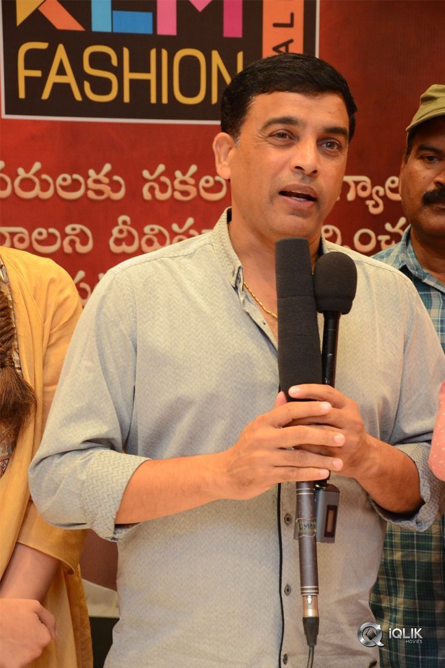 Srinivasa-Kalyanam-Team-at-KLM-Fashion-Mall